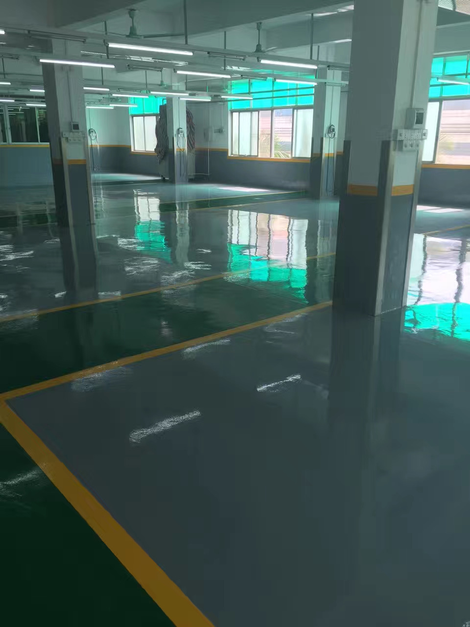 环氧树脂砂浆自流平地板